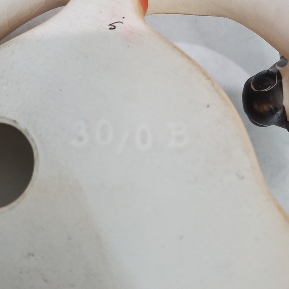 Vintage Hummel Wall Plaque "BA BEE" Girl,  - in GREAT shape!! - Picture 6 of 14